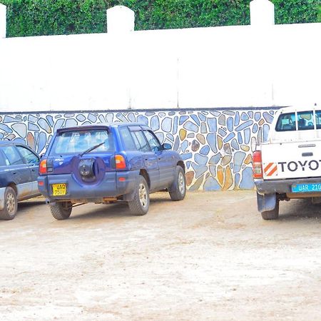 Kigezi Gardens Inn Kabale Exterior foto